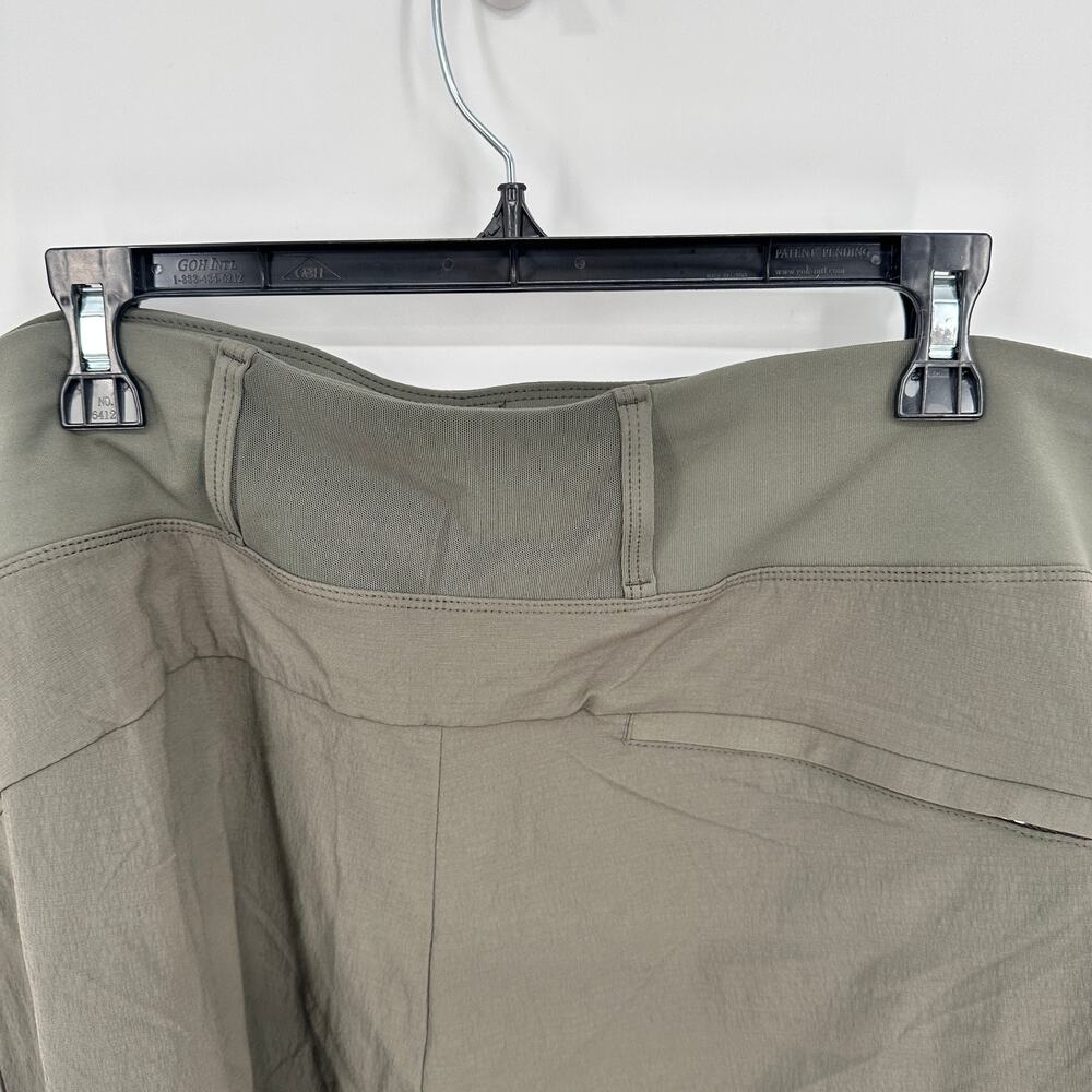 ATHLETA NWT Trekkie North Shorts in Mountain Olive Green // 24 - Picture 11 of 15